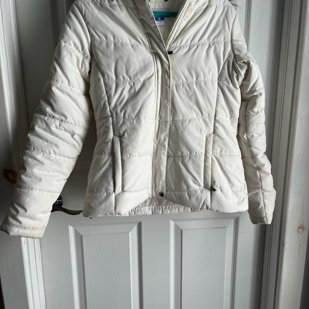 Columbia Women's Cream Puffer Jacket